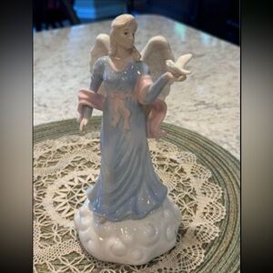Vintage~Porcelain~Angel & Dove~Sankyo Music Box~G2WCBR?